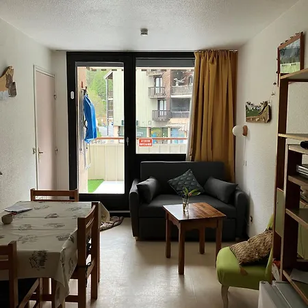 Montagne Apartment *